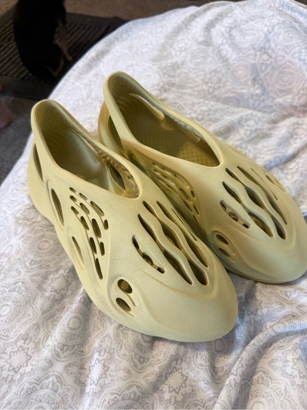 Adidas Yeezy Foam Runner in Sulfur